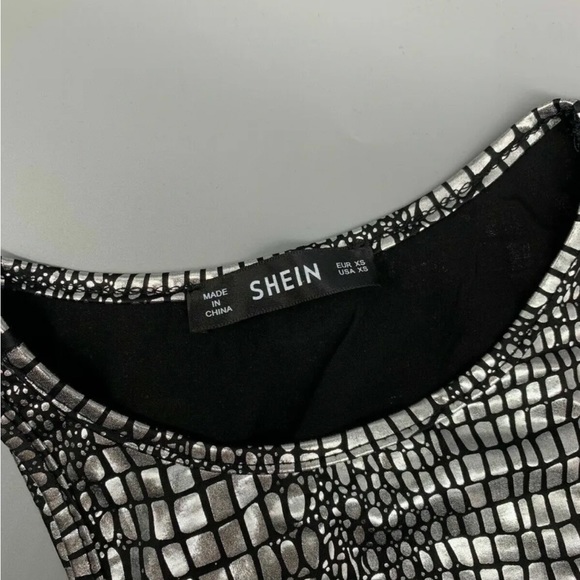 SHEIN Crocodile Embossed Crop Tank Top Size XS 6 - Picture 2 of 3